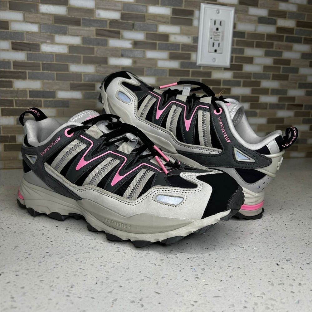 Adidas Originals Hyperturf Adventure Core Black/Gray Four Woman-Size 10